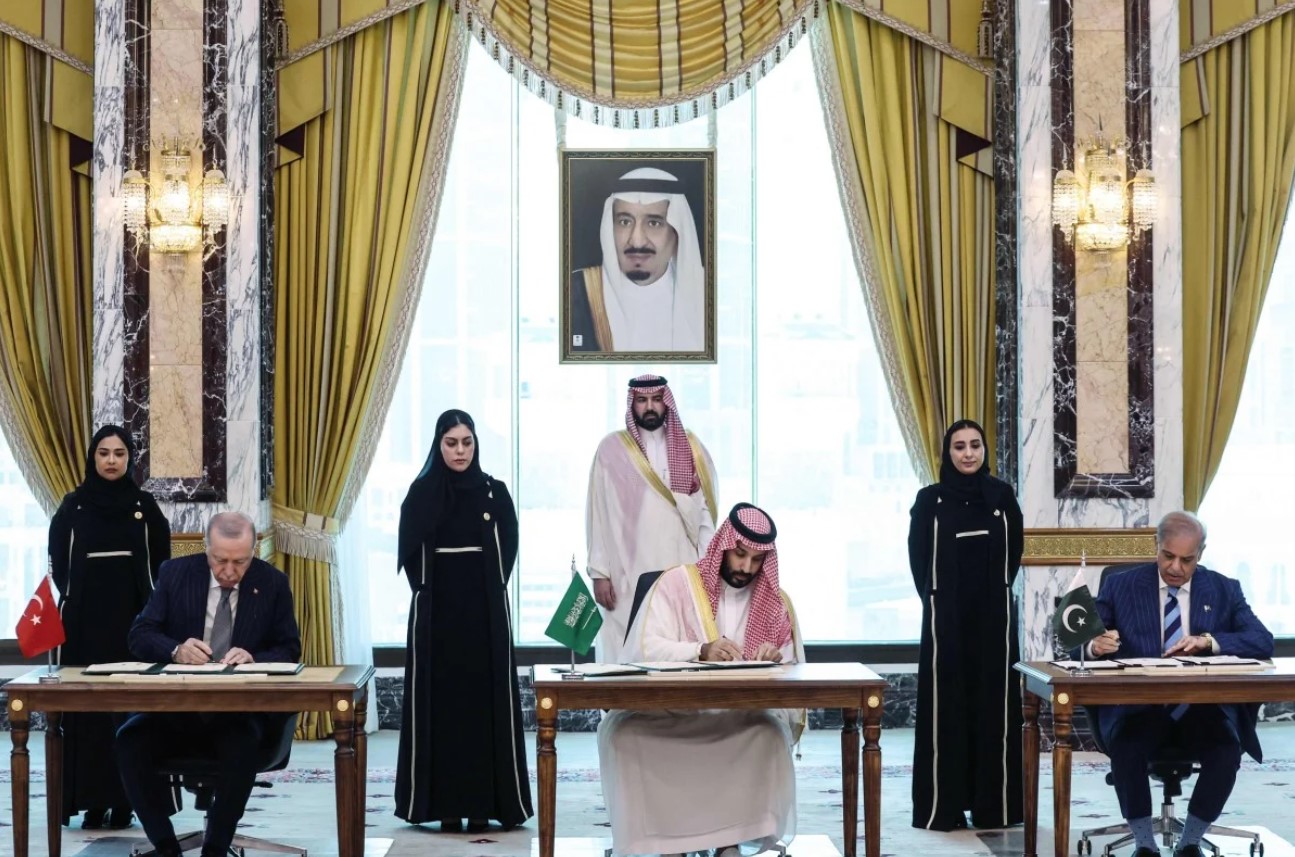 Mecca Agreement 2026 Saudi Arabia Pakistan and Turkiye Sign Joint Defence Pact Mecca Agreement 2026: Saudi Arabia, Pakistan and Türkiye Sign Joint Defense Pact